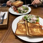 池袋駅:優雅なケーキ付きランチ