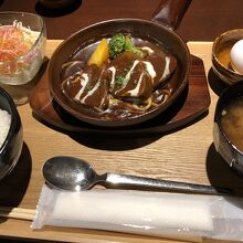 生卵・ごはんお替わり無料です。