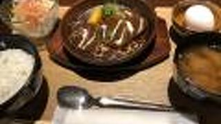 カジュアルな大バコ洋食屋さん。