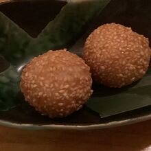 ゴマ団子　出てくるのが 早かった…もう少し後から出して欲しい