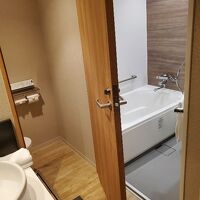 使い勝手悪い洗面台とトイレ・風呂