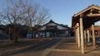 飛鳥駅のすぐそばにありました。