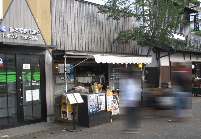 カウンターだけのイタリアン料理店です。