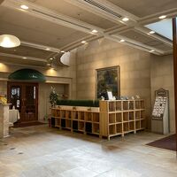 ホテルのロビーには津軽びいとろの作品が飾ってあります