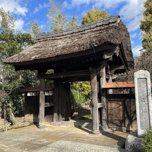 成福寺の山門と寺標