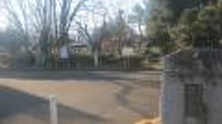 大人の佇まいという雰囲気の立派な公園でした