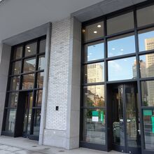 東京中央郵便局の入口