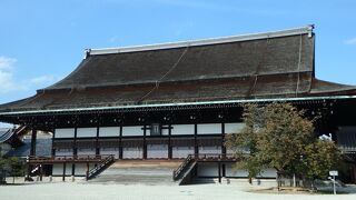 最重要の公的儀式が執り行われた紫宸殿は見ものです