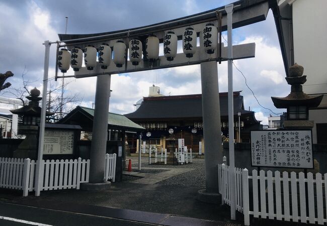 紀州えびす総本社・牛の舌餅投げ