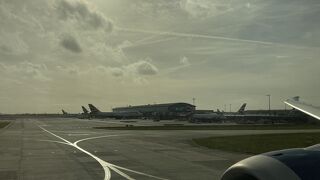 London Heathrow Airport (LHR)