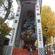 櫛田神社の境内に山笠が展示されています