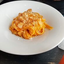 生パスタセット1250円「鶏モモ肉と国産ゴボウのトマトソース