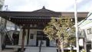 神楽坂聖天の愛称で親しまれるお寺