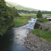 源流は根子岳山中です。