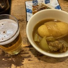 じゃがカレー、昭和の黄色いカレーですが、結構辛い
