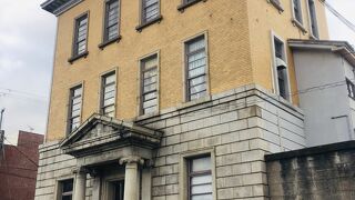 ネオ・ルネッサンス様式のオフィスビルディング