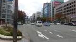 博多の町の大通り