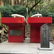 大きな下駄のあるお寺