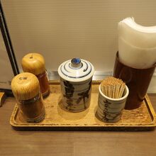 卓上には一味、七味