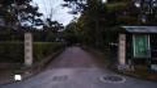 広大な境内を有する寺院