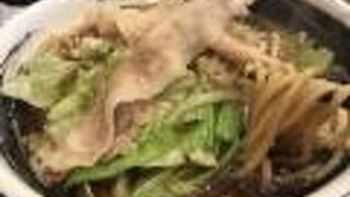 黒醤油ラーメンにはニンニクがいいかも