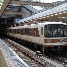 元北神急行の車両も活躍。