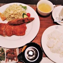 日替わりランチ　ロースカツ