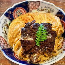 焼鯖素麺９５０円、プラス３７０円で大盛りもあります