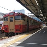 岡山県の南北を結ぶ路線。
