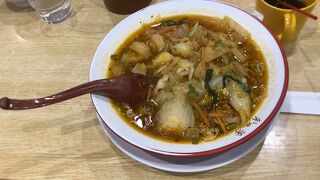 少し辛めの野菜たっぷりラーメン