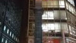 日本橋の中央にあったものを移設