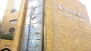 ラフォーレ原宿の近くにある教会です