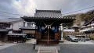 竹原の上市の商業の守り神が祀られているお堂