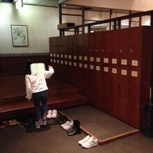 靴を脱いであがるお座敷があるよう…私はテーブル席だったけど