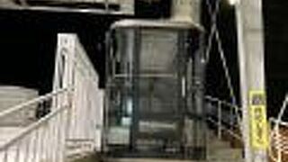 稲佐山の絶景を見るため乗る、ガラス張りのロープウェイ