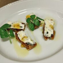 ゴルゴンゾーラ＆ドライイチヂク