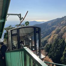 阿夫利神社駅で