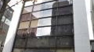 貴重な存在の小規模ホール