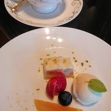 デザートはもう少し欲しいかも