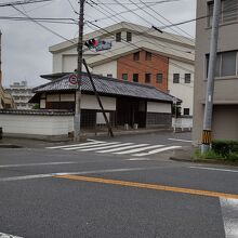 郁文館正門