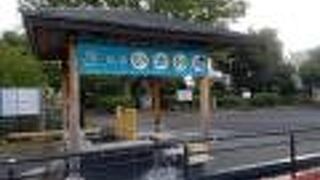 白い土蔵や穴場っぽい足湯がある