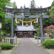 川岸で見つかった宝剣を祀って岸剣神社