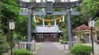 川岸で見つかった宝剣を祀って岸剣神社