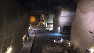 まるで古代地下遺跡！