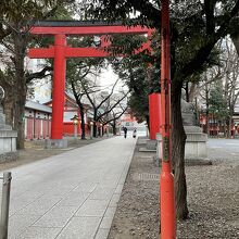 明治通り側の入り口