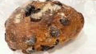 予約必須の老舗パン屋さん