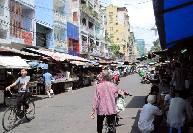 トンタッダム通り市場