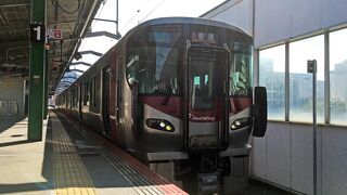 穏やかな瀬戸内海を眺める絶景路線。