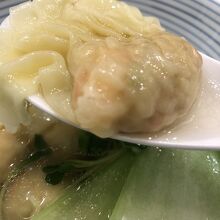 プリップリの海老がしっかり見える