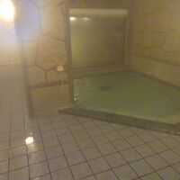 1階の活性石人工温泉大浴場